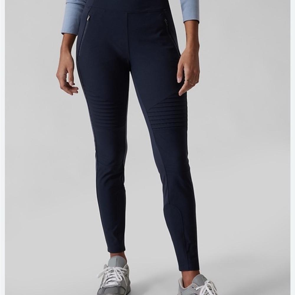 NWT ATHLETA *BLACK* HEADLANDS HYBRID MOTO TIGHT size 4